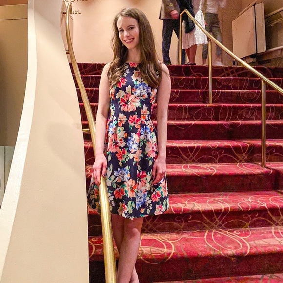 Vince Camuto dress - Picture 3 of 10